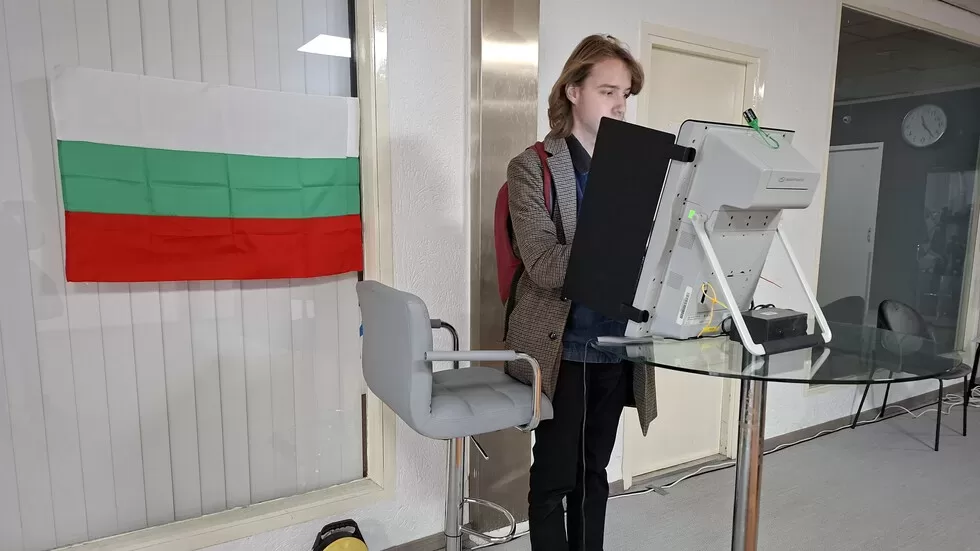 „Мяра“: Избирателната активност към 15 часа в страната е 15%