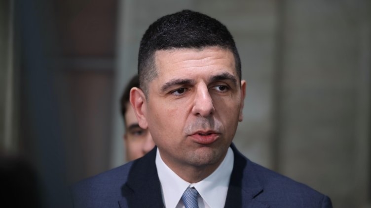 Милиони левове за бонуси в държавната администрация През 2024 г