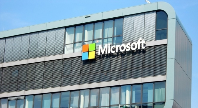 Пентагонът предостави на софтуерния гигант Майкрософт Microsoft договор за облачни