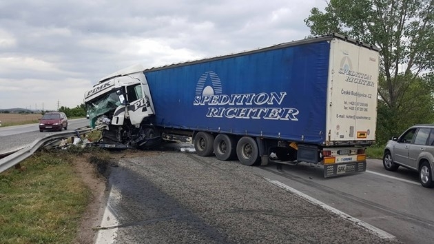 Движението по АМ Хемус в района на гара Яна е