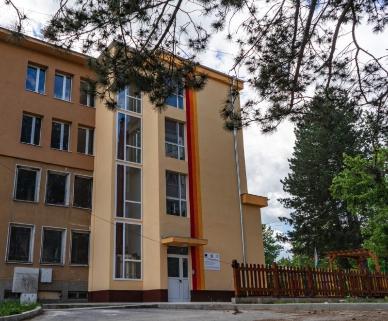 На 17 юни 2021 г Община Мездра подписа договор с