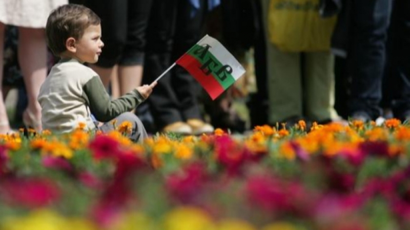 През нощта ще бъде предимно ясно и почти тихо съобщиха
