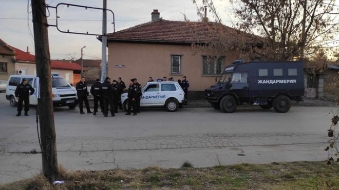 Напрежение в квартал на Горна Оряховица след разменени псувни и