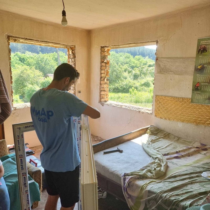 Продължават реакциите на съпричастност към семейството от врачанското село Уровене