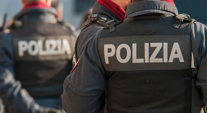 Бежанец от Ирак поискал убежище в Италия беше арестуван след