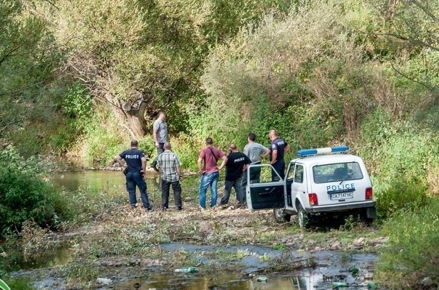 Труп на 58-годишен мъж е открит във водите на река