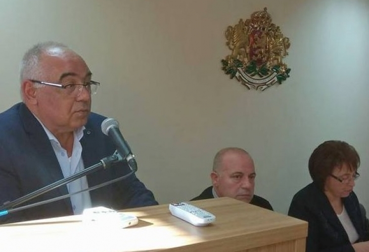 Кметът на Карнобат Георги Димитров предприе сурови мерки срещу общинските