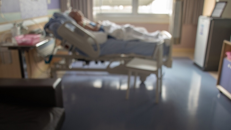 101 годишен пациент заразен с новия коронавирус бе изписан от болницата