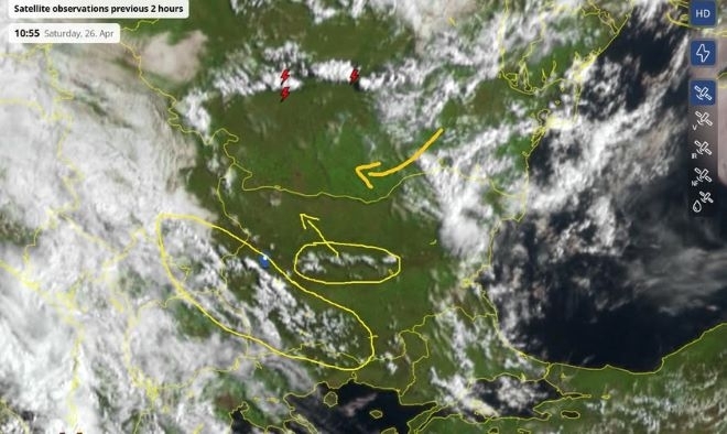 Днес се очакват силни гръмотевични бури и е издадено предупреждение