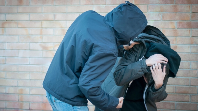 Ученици се сбиха в Приморско а 17 годишен младеж е задържан