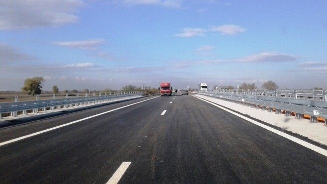 Шест нови разрешения за строеж са издадени от министъра на