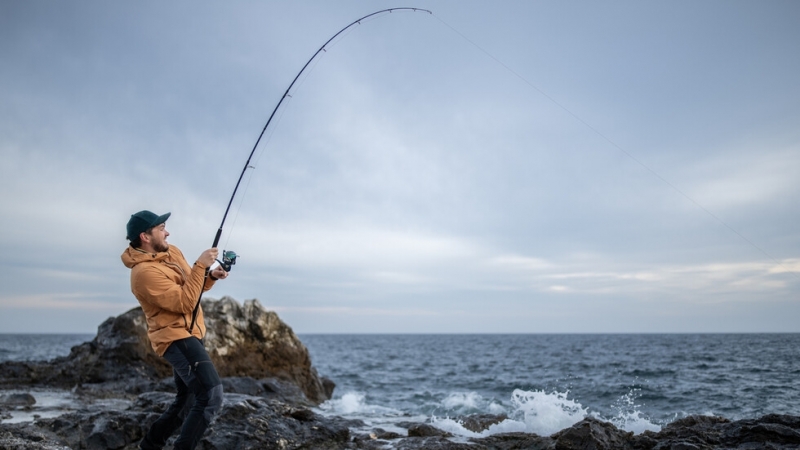 В залива Мосел в Република Южна Африка ЮАР мъж хвана