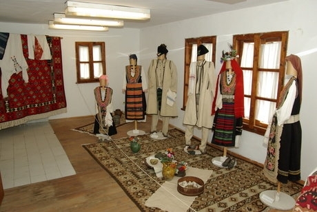 Историците и жителите на Чипровци търсят дарwтели за изграждане на