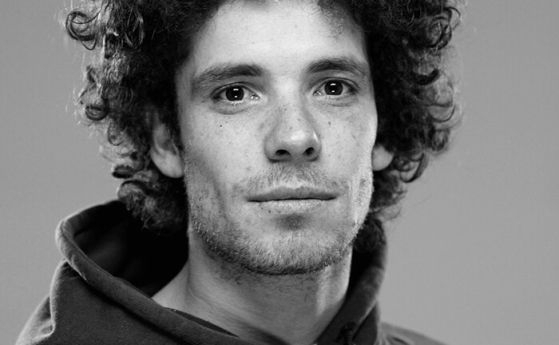 Актьорът Явор Бахаров е бил задържан в неделя вечер от