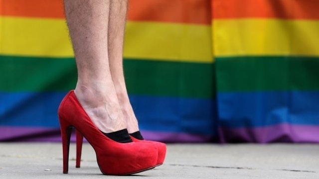Държавите трябва да защитават по-добре правата на транссексуалните лица, пише