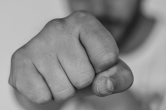 18 годишен от село Ветрен е задържан за нанесен побой и грабеж