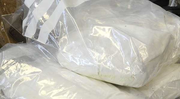 Двама души са арестувани заради трафик на голямо количество кокаин