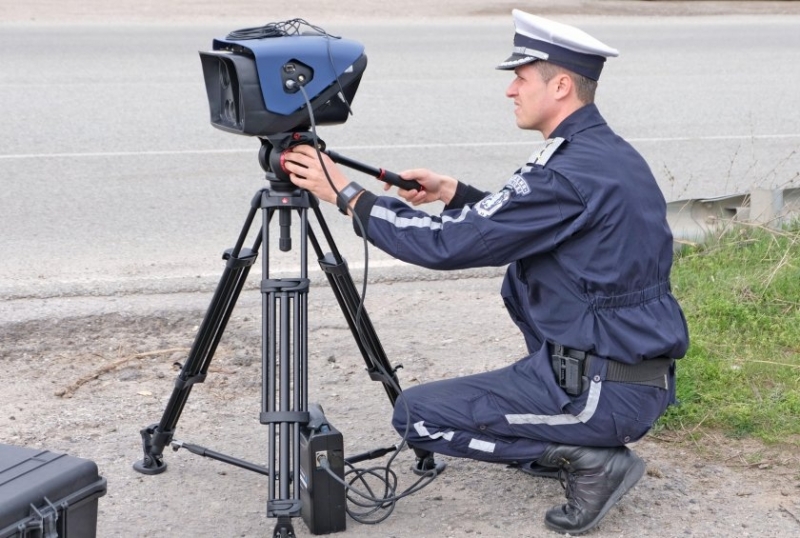 Интензивен трафик и засилено полицейско присъствие в последния от трите