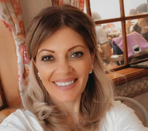 Социалната мрежа фейсбук почерня от жалейки след смъртта на красивата