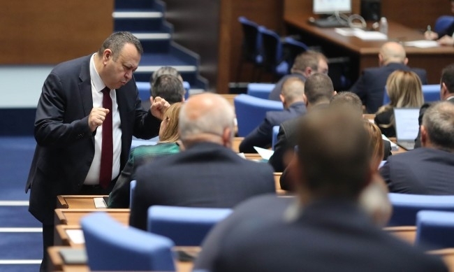 Парламентът прие на първо четене промени в Закона за лекарствените