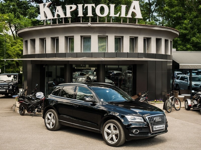 До началото на ноември автокъща Капитолия и заведенията Веселото село