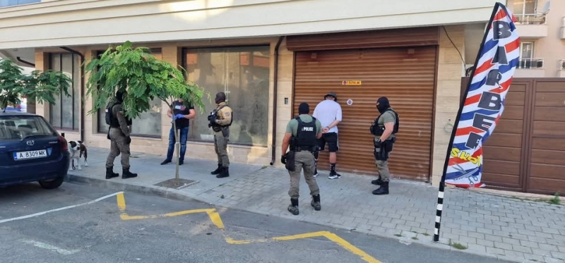 34 годишен криминално проявен и осъждан за държане на наркотични вещества