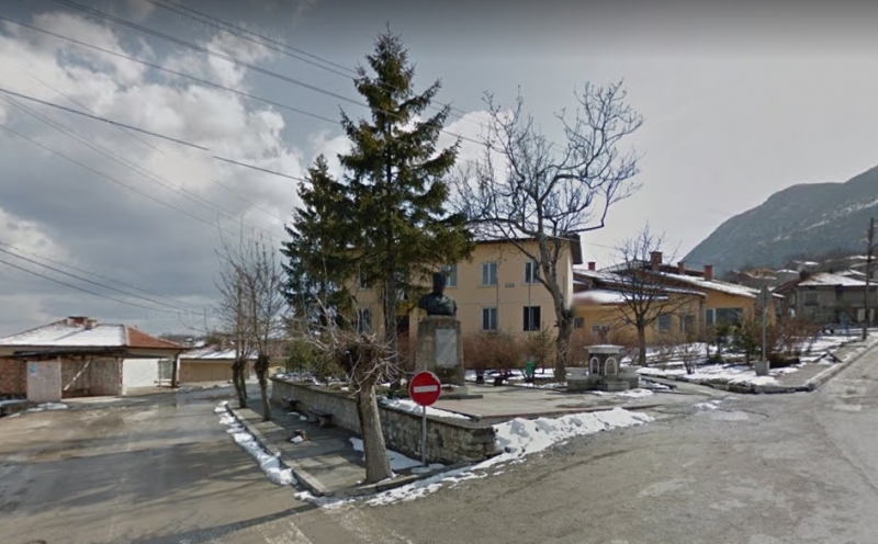 Частен съдебен изпълнител обяви на търг къща в китното село