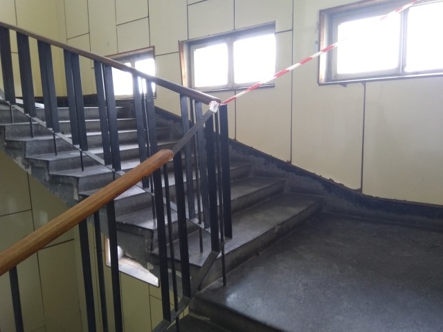 2 годишното момченце което падна от стълбищна площадка в МБАЛ Св