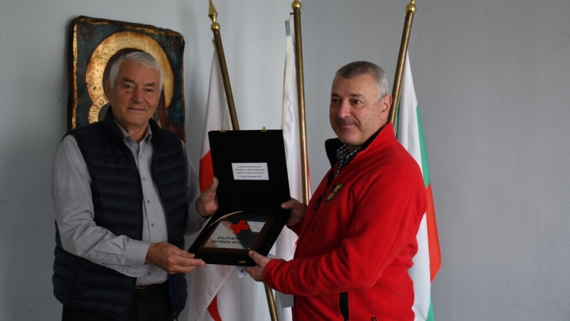 Българският Червен кръст награди планинските спасители и доброволци участвали в