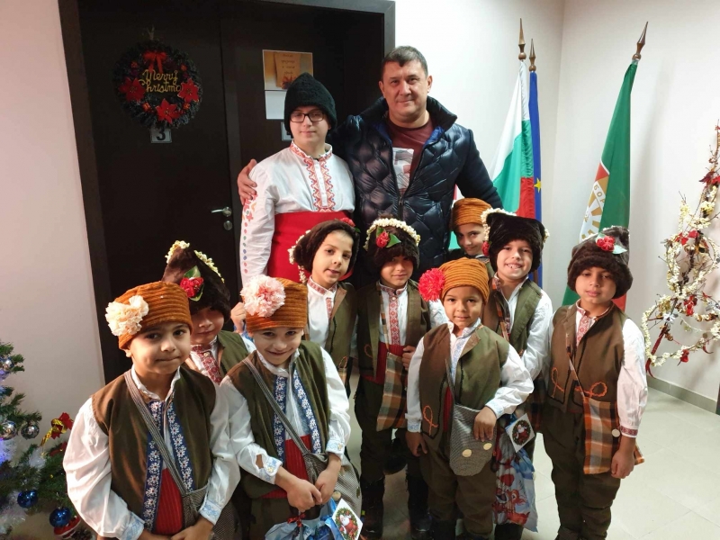 Най малките жители на Борован от детската градина в селото и