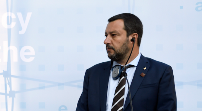 Вътрешният министър на Италия и лидер на крайнодясната партия Лига