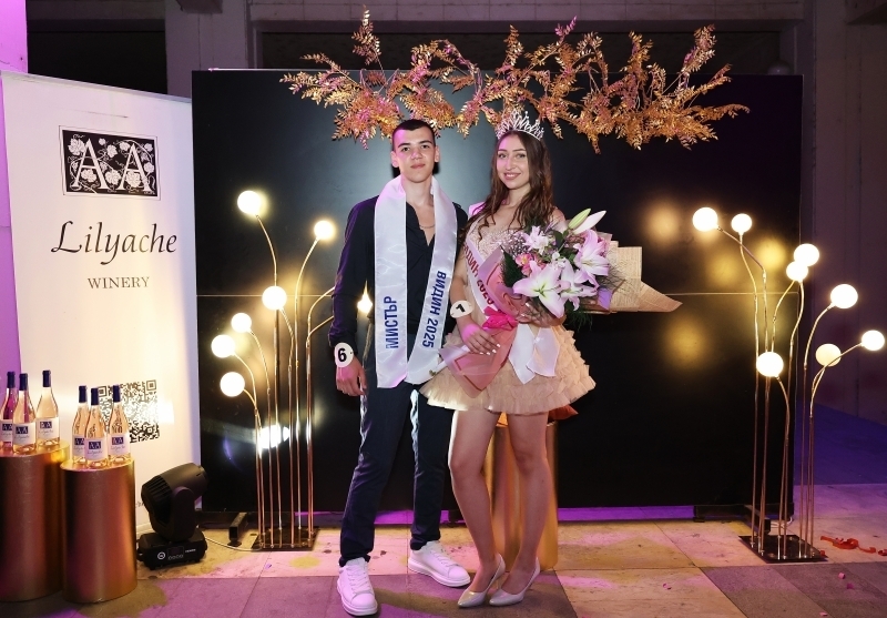 През уикенда на церемония в култовия клуб на пъпа на