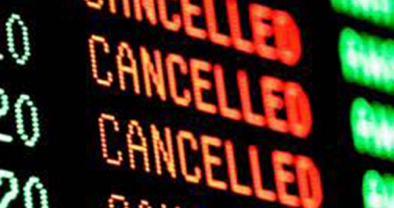 Около половината полети в Европа са забавени заради проблеми в