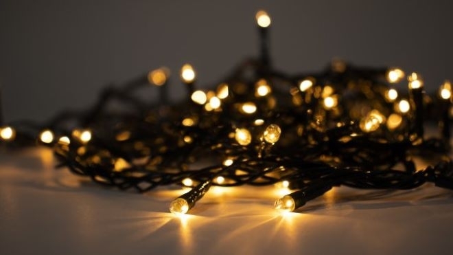 Опасна и токсична коледна украса залива пазара у нас дни