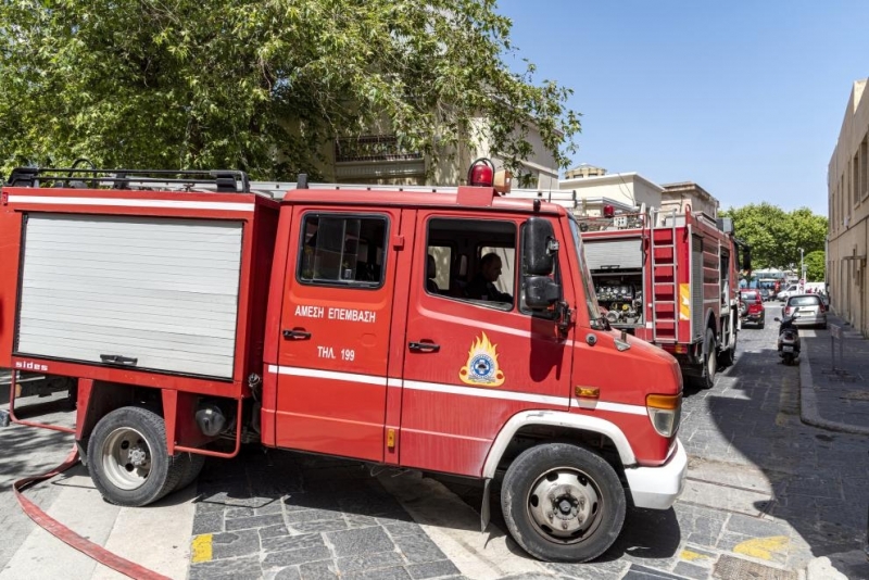 Повече от 40 пациенти бяха евакуирани от пожарникари след пожар