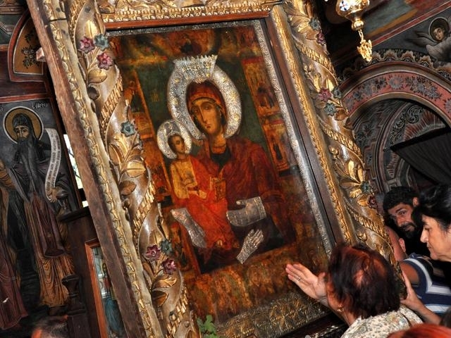 На 2 ри февруари православната църква отбелязва Зимна Богородица Ден на