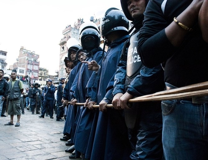 Демонстрантите организираха шествието си в момент в който се провеждала