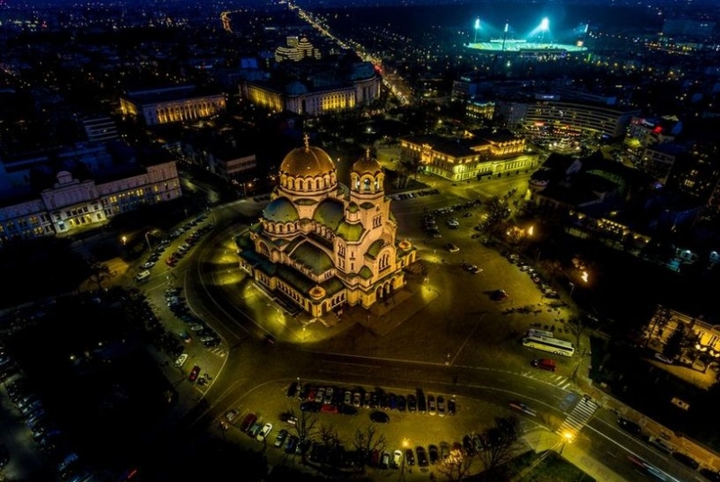 От пролетта Столична община пуска нощен градски транспорт С карта