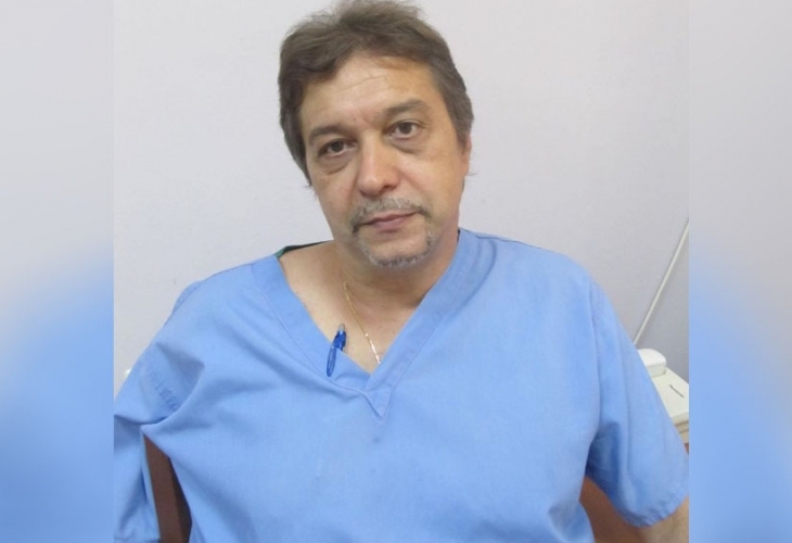 Д р Кристиян Иванов е специалист по вътрешни болести и инвазивна