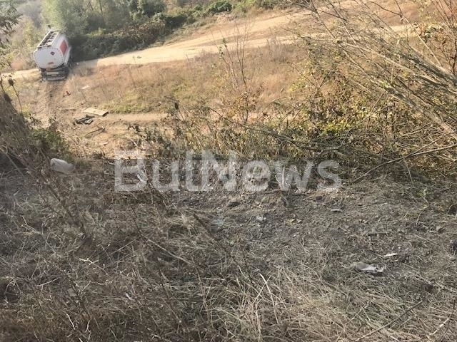 Камион с цистерна е катастрофирал на главен път Е 79 между