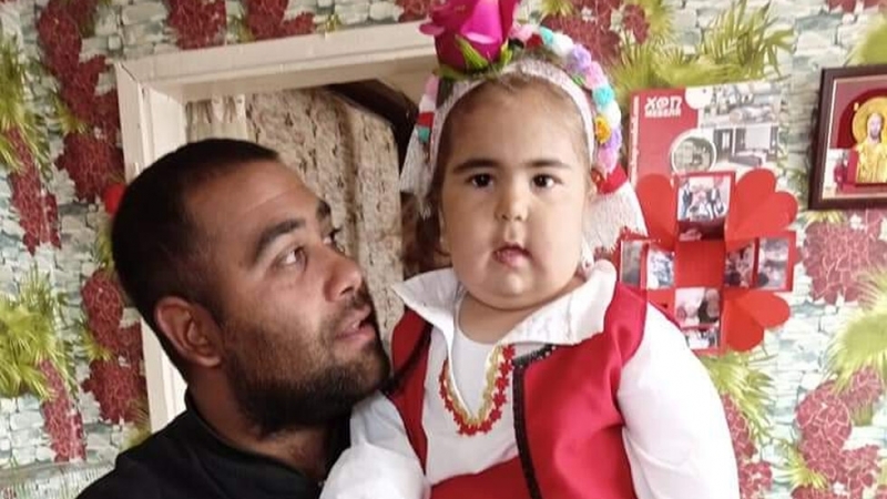 3 годишно момиченце от Брезник се нуждае от средства за лечение