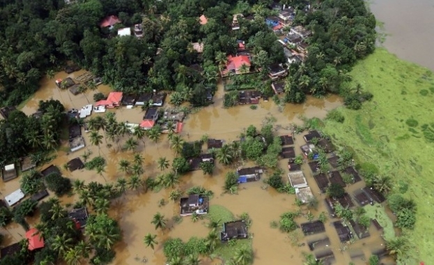 Във връзка с тежкото наводнение в Южна Индия, при което