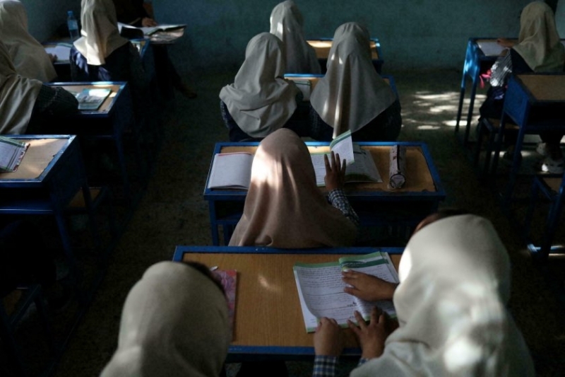 Афганистанската благотворителна организация Learn Afghanistan е открила тайно онлайн училище