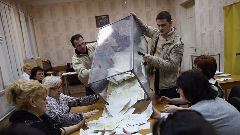 Молдова обвини Москва че незаконно е отпечатала бюлетини за гласуване