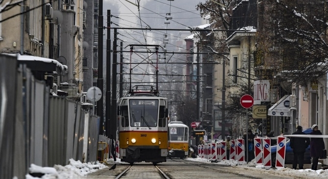 Шофьорите в градския транспорт в София на символичен протест