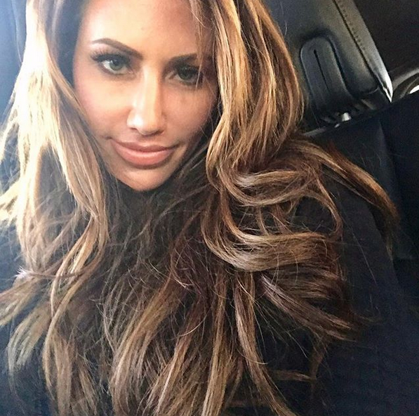 Една от най красивите репортерки в света Холи Сондърс стана