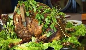 Пригответе агнешкото със зелени листни зеленчуци а не с ориз