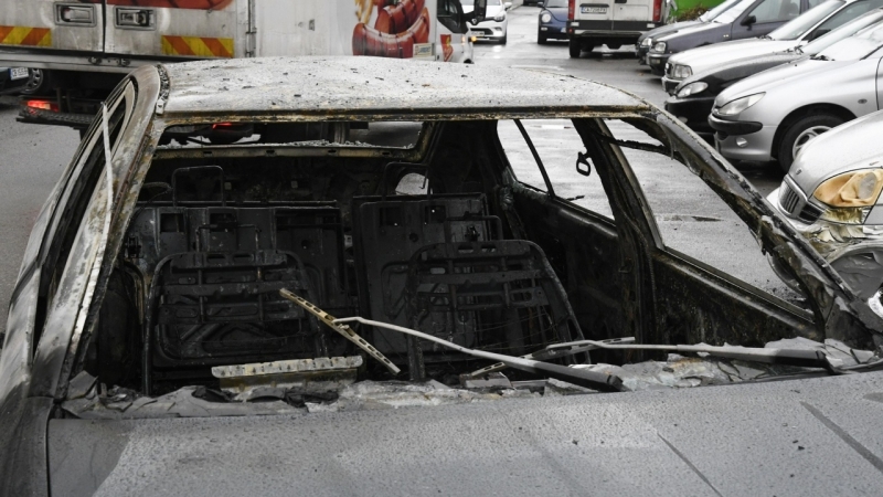 Кола пламна и изгоря в Лом съобщиха от МВР в