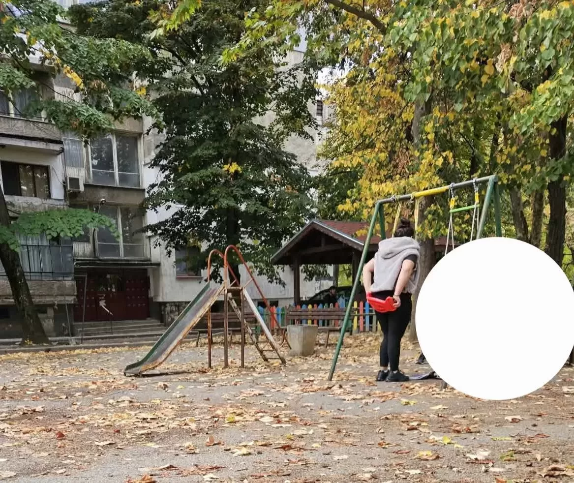 Къде ви е възпитанието?! Младежи превземат и трошат детските площадки във Враца, псуват наред при забележка /снимки/