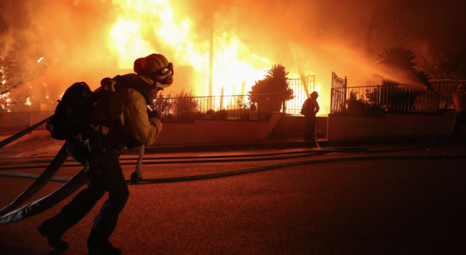 Трима души загинаха тази седмица при пожарите в Южна Калифорния,
